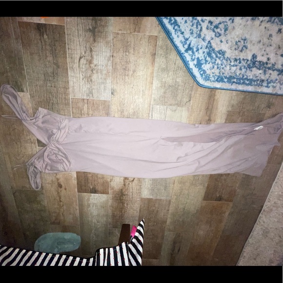 Fashion nova size small maxi gown off the shoulder with straps gently used - Picture 2 of 5